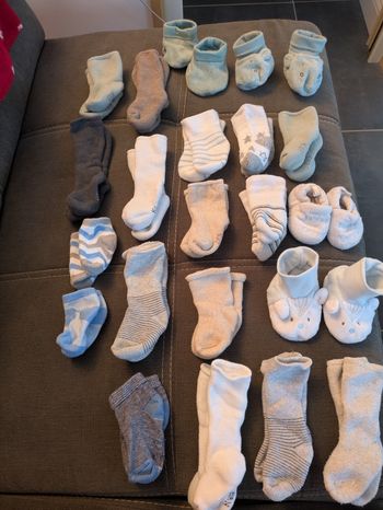 Lot chaussettes et chaussons taille 14