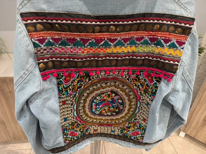Veste en jean brodée M - photo numéro 7