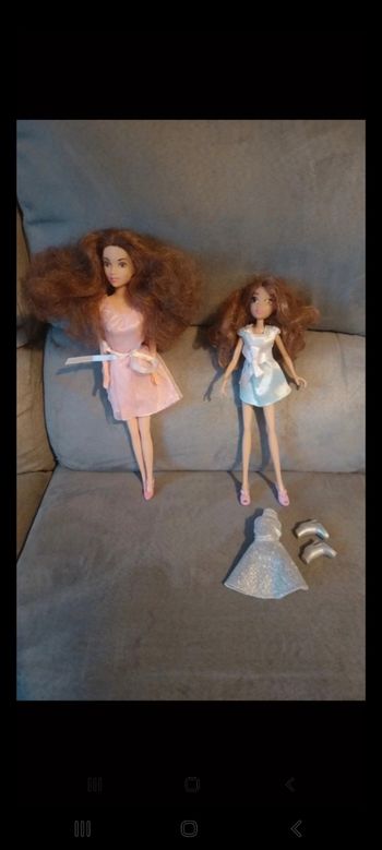 Lot 2 poupées Violetta Disney