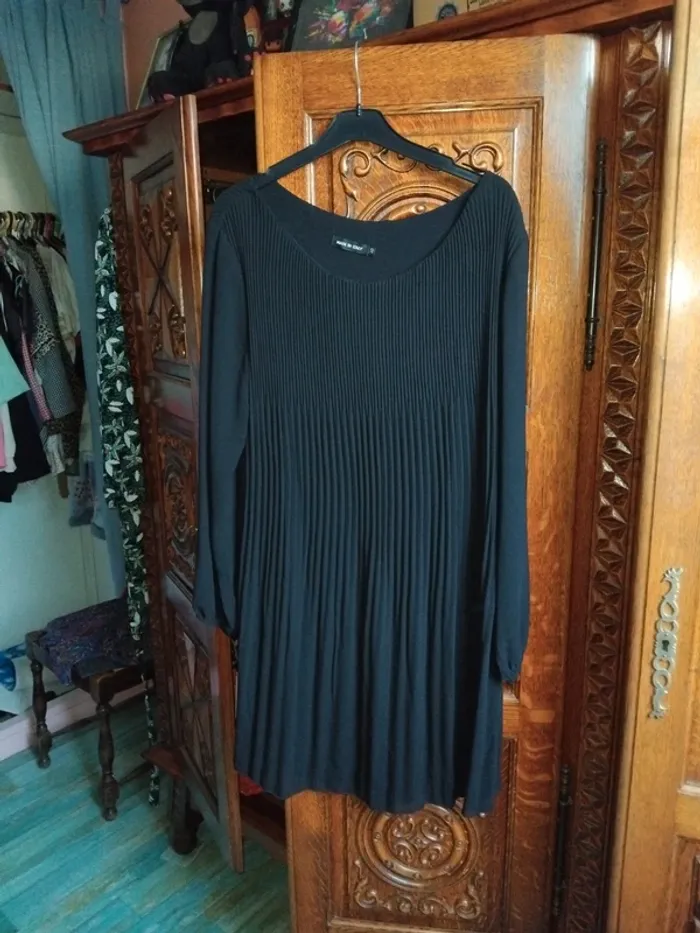 Robe plissée manches en voile