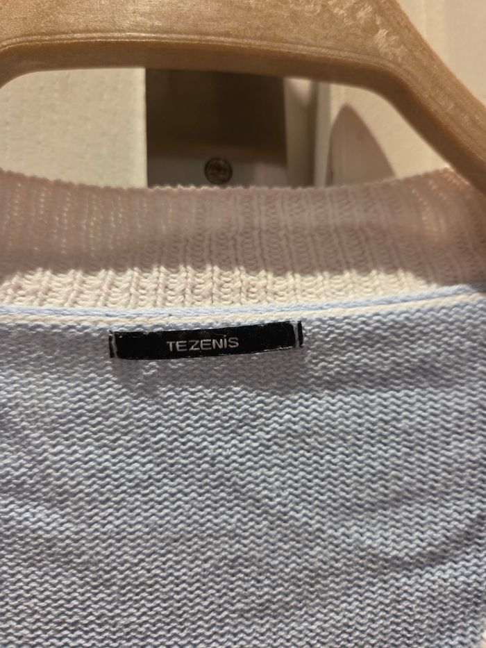 Cardigan bleu et blanc avec bouton doree - photo numéro 4