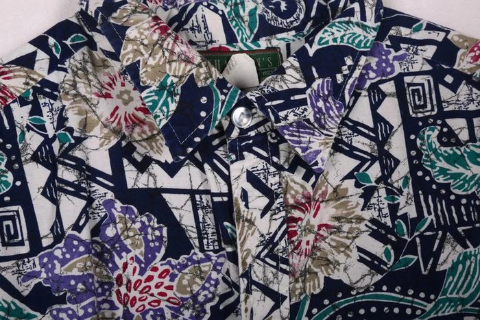 Chemise Hawaïenne vintage 90's en coton léger motif tribal (#250023) - photo numéro 2