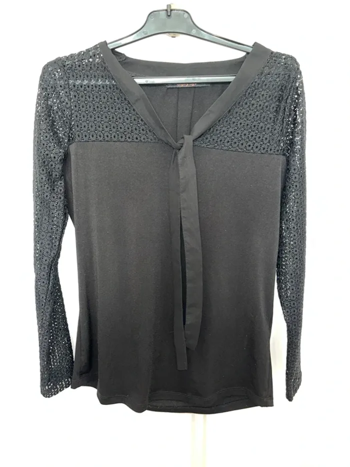Blouse noire manche longues dentelle chic t36
