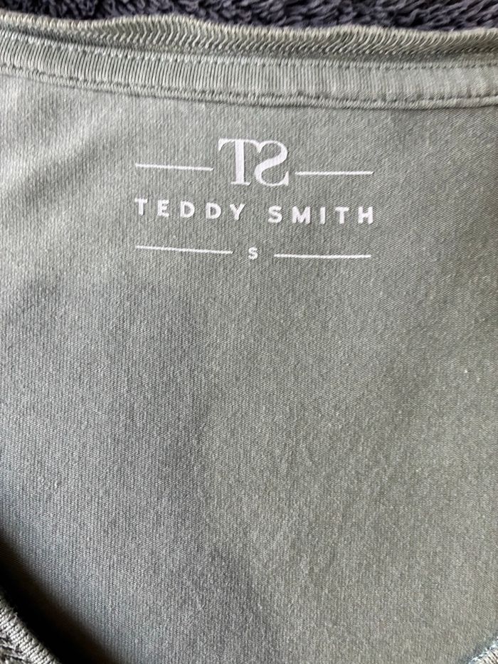 T-shirt 👕 - photo numéro 2