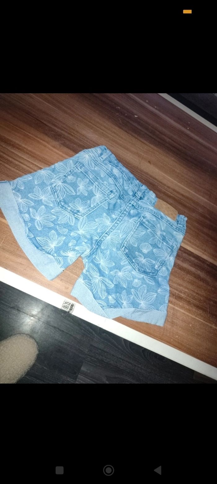 Short fille - photo numéro 2