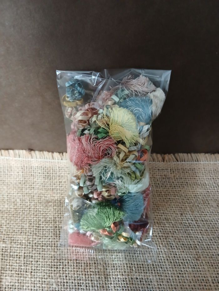 Lot de 25 pompons multicolore guipure - photo numéro 9