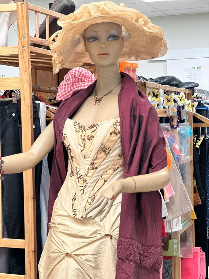 Ensemble jupe + corset + étole - photo numéro 11