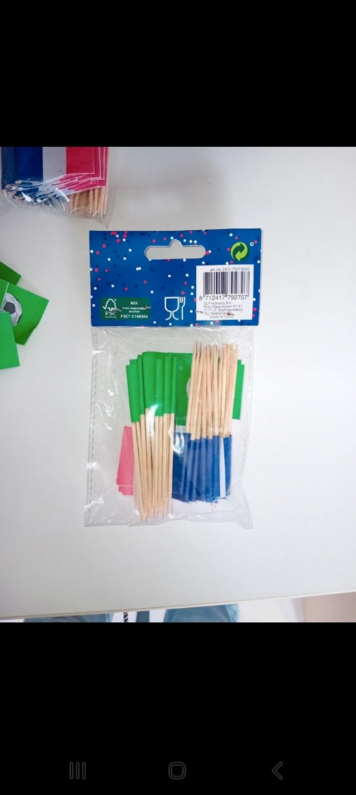 Lot drapeaux cure dent - photo numéro 5