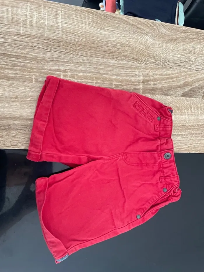 Short 3 ans