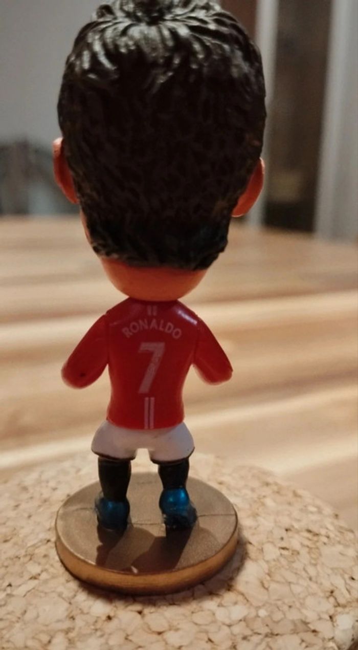Petite figurine foot neuve cristiano Ronaldo CR7 Manchester United retro - photo numéro 2
