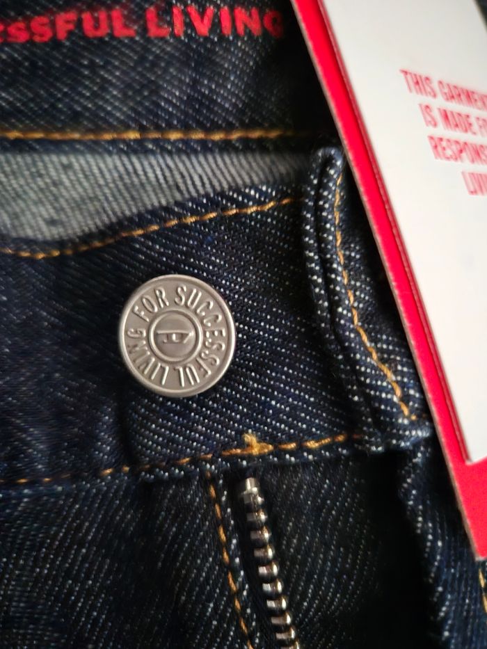 Jeans "Diesel Library" - photo numéro 4