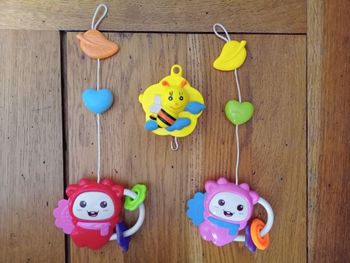 Lot de 3 jouets d'éveils à suspendre neufs