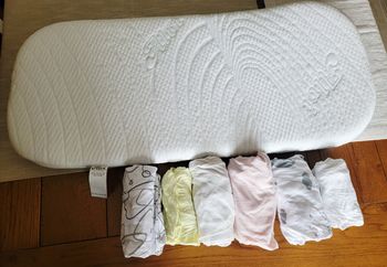 Matelas  berceau et draps housse