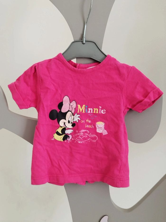 Tee-shirt manches courtes fuschia Minnie Disney Kiabi taille 1 mois