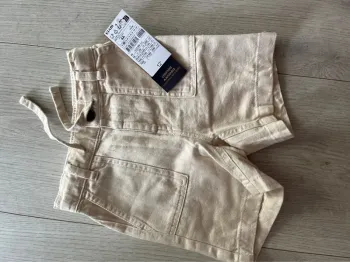 Short neuf
