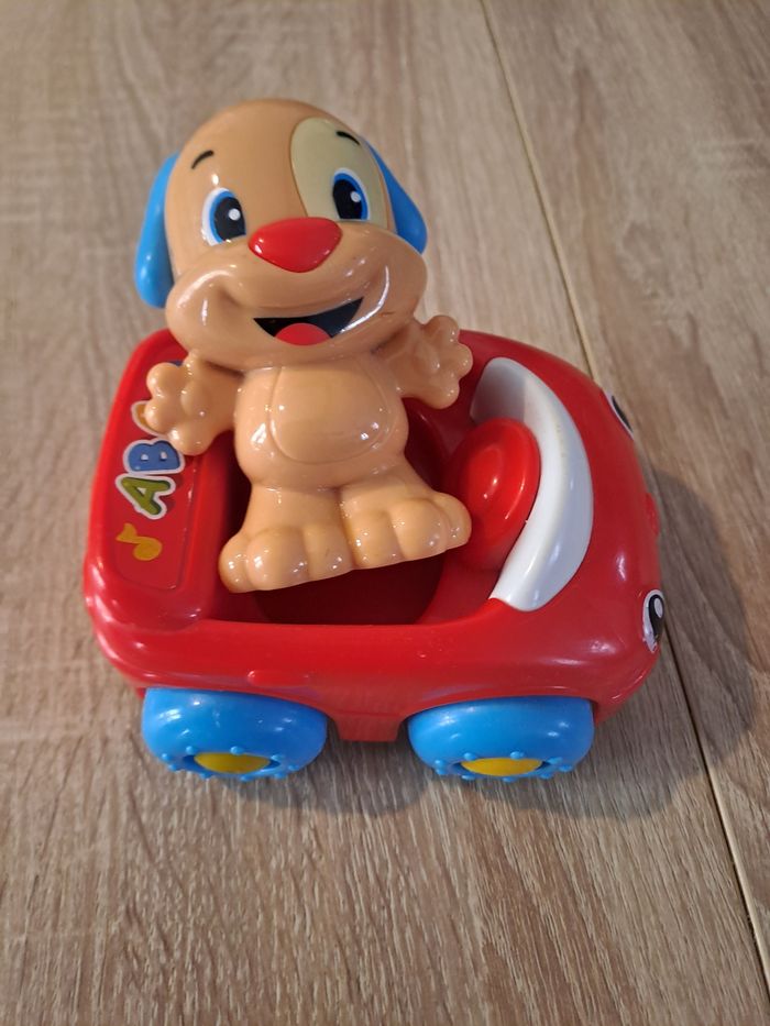 Voiture fisher price électronique et figurine