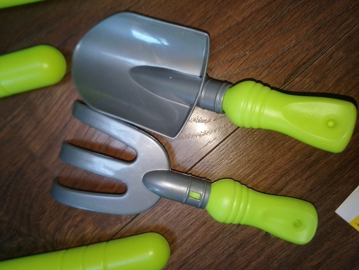 Lot d'accessoires jardinier enfant neuf - photo numéro 5