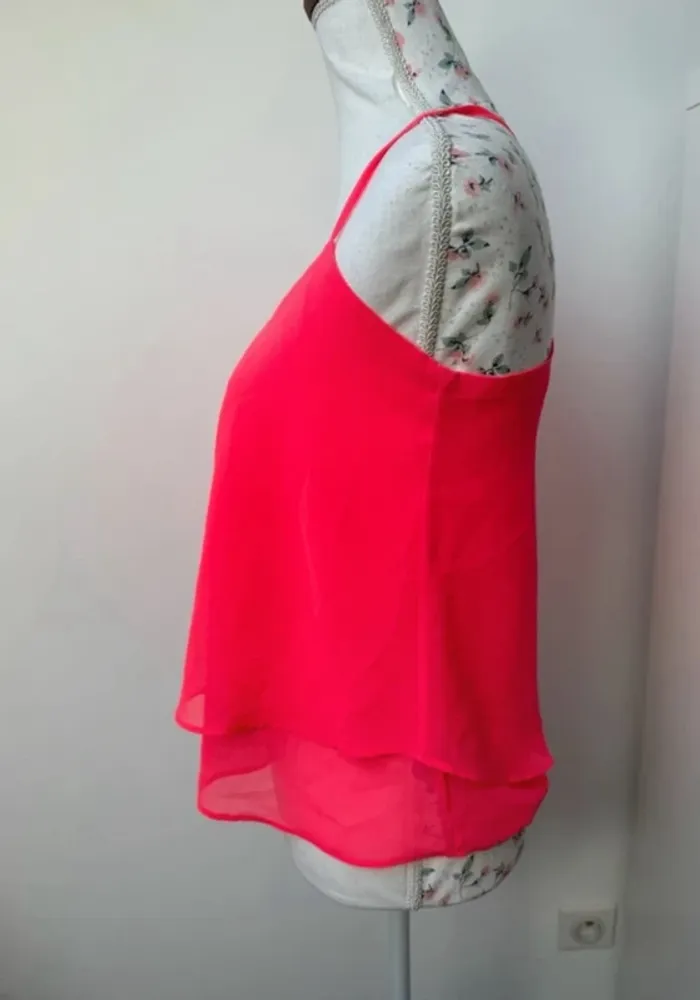 Débardeur rose fluo Bershka taille S ou 36 - photo numéro 3