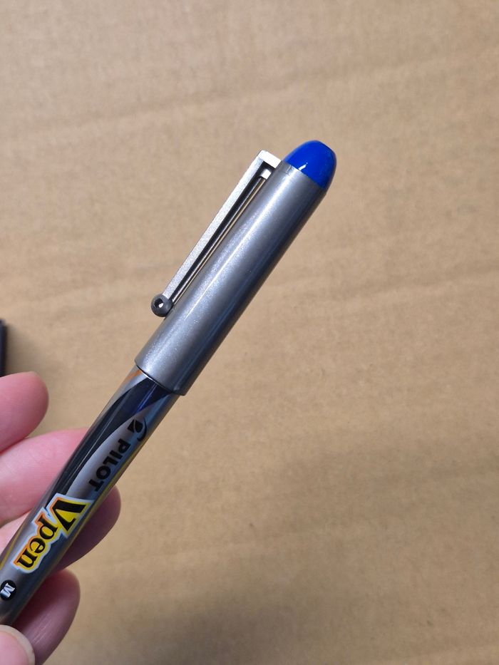 Boîte 12 stylos plumes V-Pen bleus - photo numéro 2