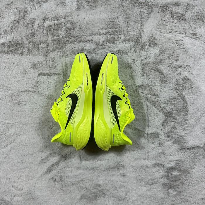 Nike Air Zoom Pegasus 41 « Volt Black-Barely » pointure 38.5 - photo numéro 8