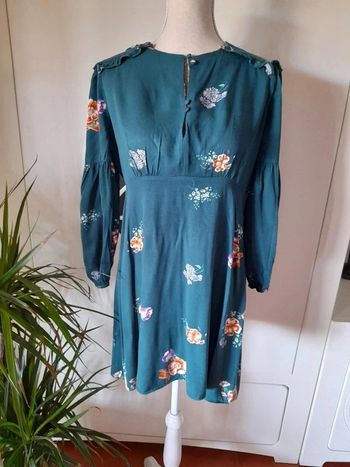 Vestido verde con flores