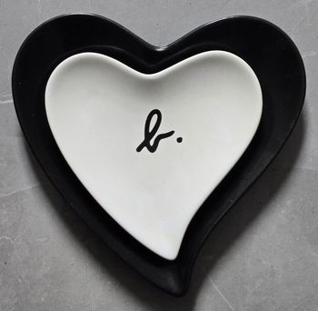 Coupelle Agnès B Noir et Blanc (Forme de Coeur) d'occasion en très bon état