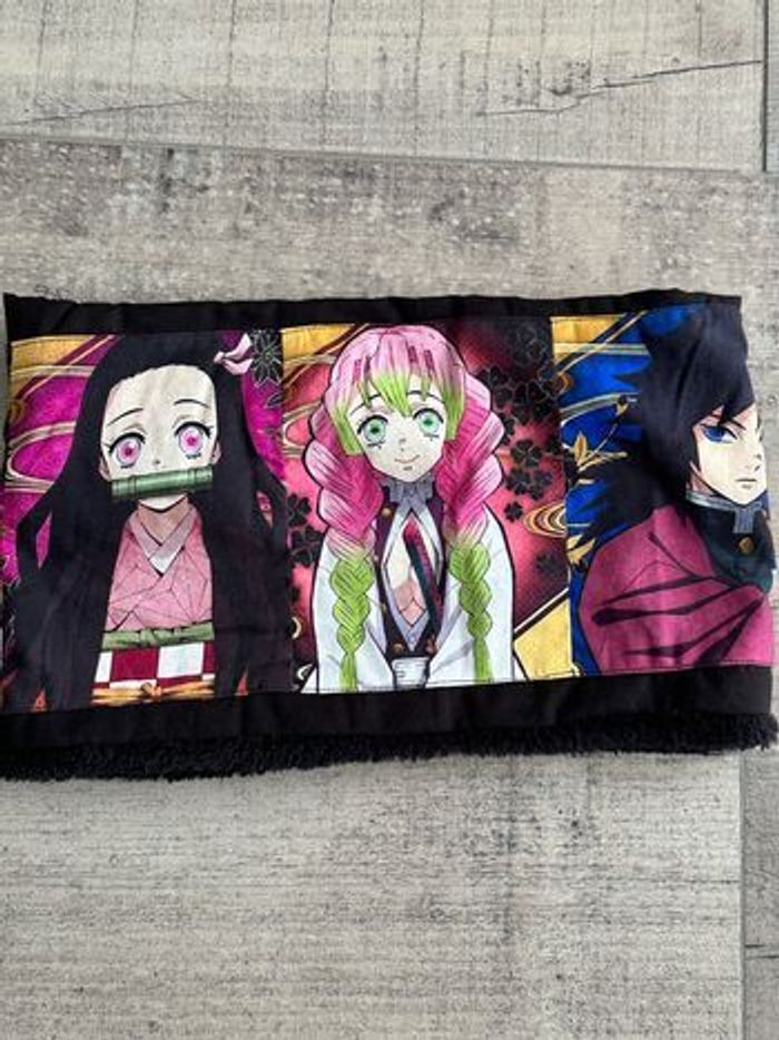 Snood enfant motifs Démon Slayer taille 8/12 ans