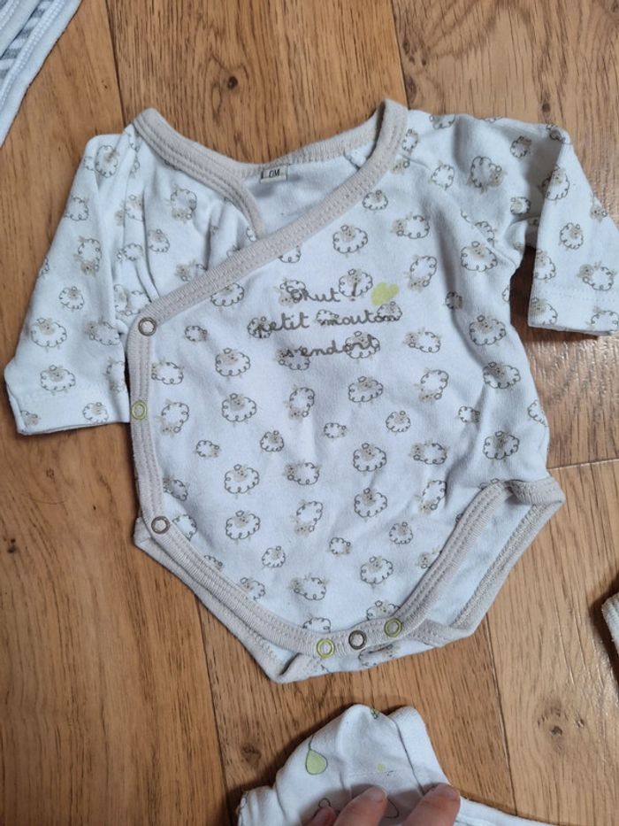 Lot de 6 bodies taille 0mois - photo numéro 8