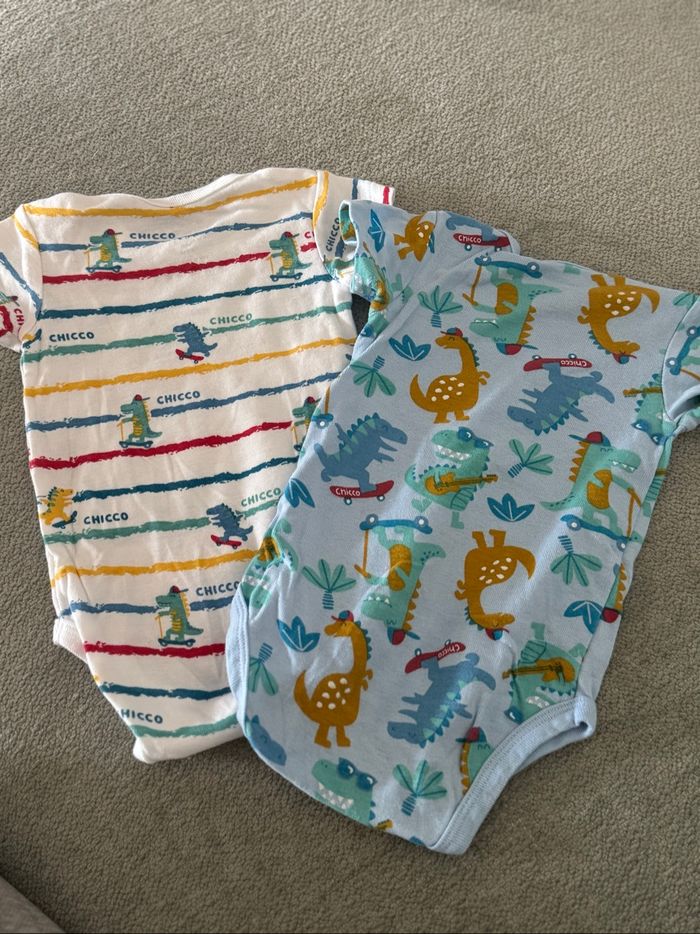 Lot de 2 bodies chicco - photo numéro 2