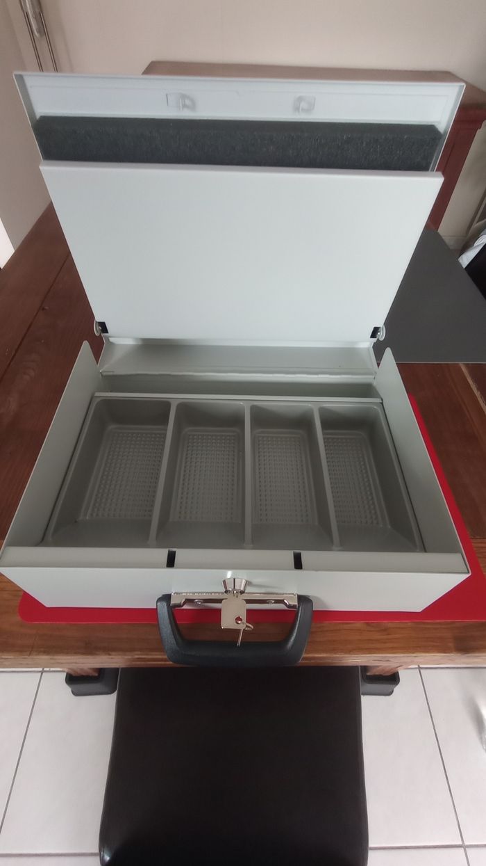 Caisse à monnaie - photo numéro 5