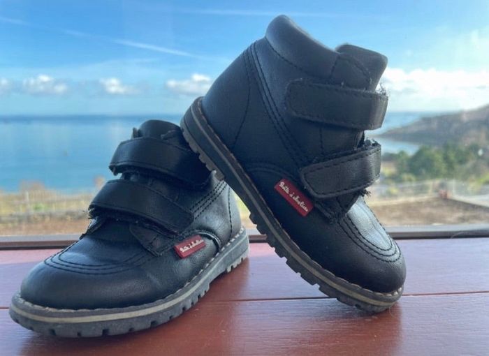 Chaussures bottines à scratch garçon taille 22