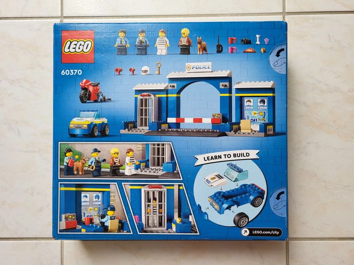 Lego 60370 la course poursuite au poste de police - photo numéro 2