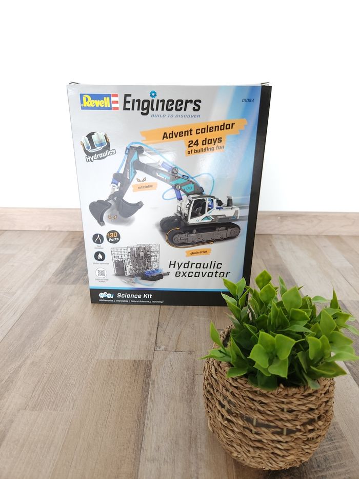 Kit Modélisme Calendrier de l'avent Ingénieurs "Pelle hydraulique" Revell 130 Pièces - photo numéro 5