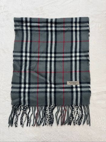 Écharpe Burberry en laine à carreaux – Authentique & intemporelle