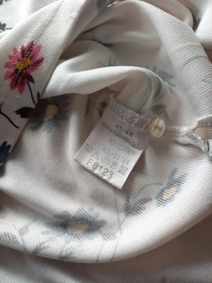 Tee-shirt fleuri T 46 - photo numéro 13
