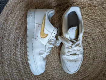 Nike air doré pailleté