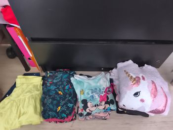 Lot de 18 vêtements de 10 ans 