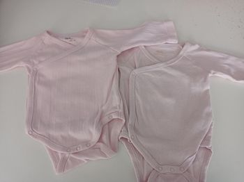 Bodies manches longues taille 3 mois