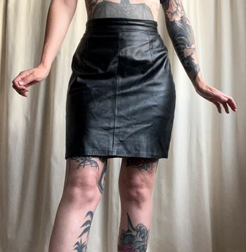 Minijupe 100% cuir leather Goth Punk Biker 70s vintage made in France - Taille S/M