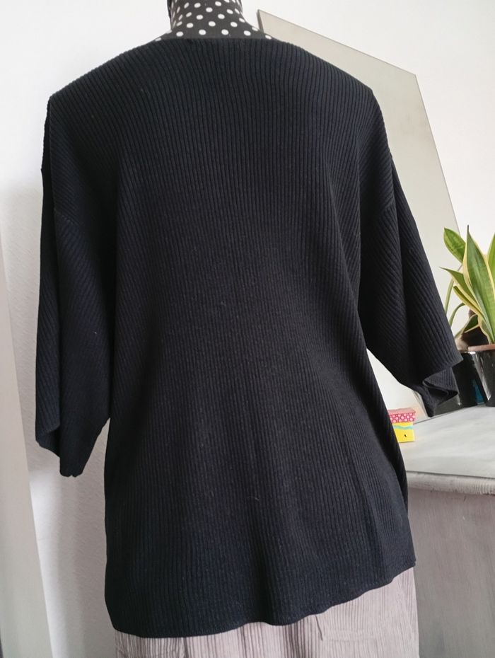 Haut noir en maille. Uniqlo 40 - photo numéro 4