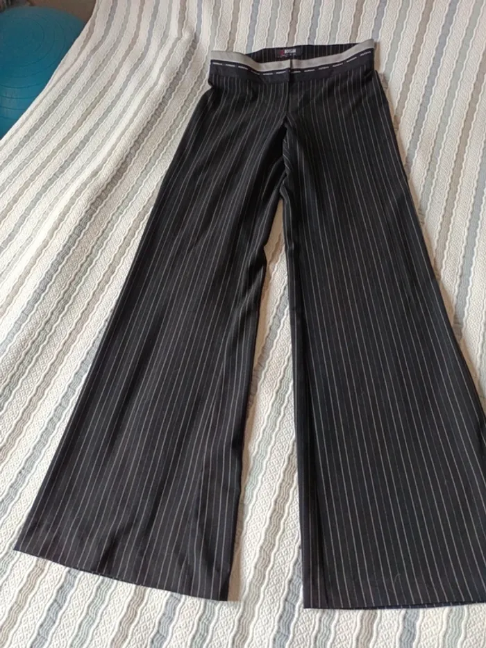 Pantalon Morgan t.36
jambes larges 
pattes d'éléphant