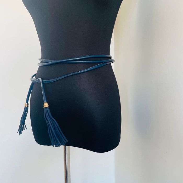 👍🏻 Ceinture. 220 cm. Ajustable. Bleu marine. Très bon état. - photo numéro 3
