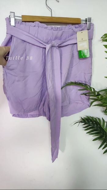 Short femme Taille 38 neuf avec étiquettes