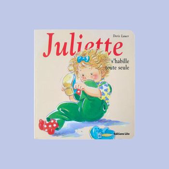 Juliette s'habille toute seule
