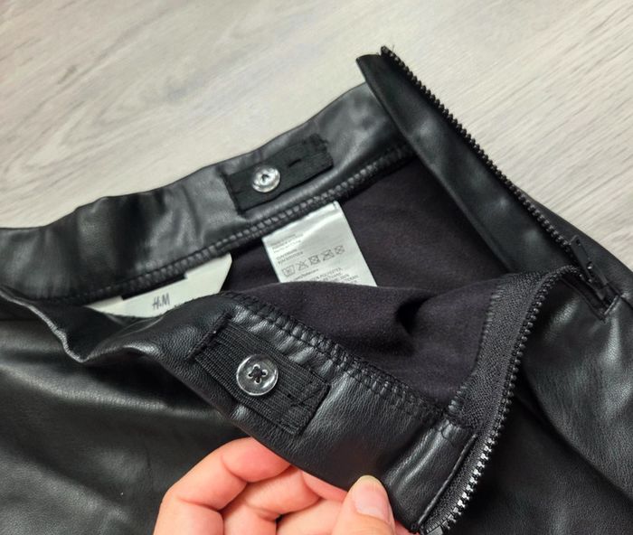 🌸 Belle jupe simili cuir 10 ans 🌸 - photo numéro 4