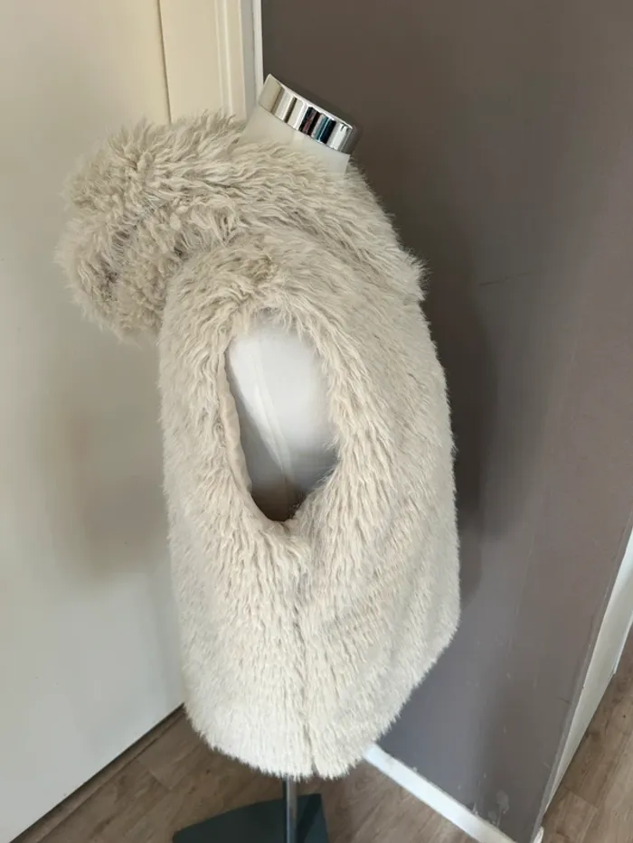 Aroma veste à poil blanche sans manches fausse fourrure, veste sans manches à capuche - photo numéro 4