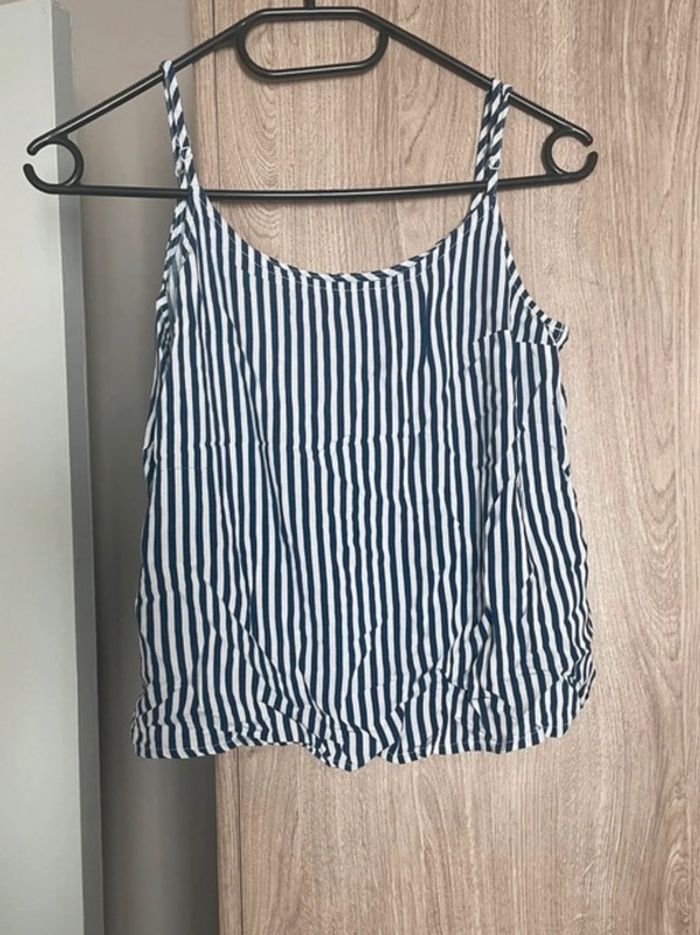 Débardeur crop top rayé blanc et bleu marine