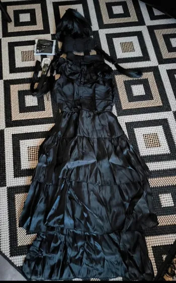 Déguisement Mercredi taille xl enfant 7/8ans

neuve