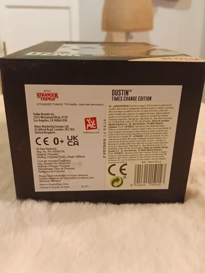Peluche collector Stranger Things Dustin – DZNR Times Change Edition - photo numéro 4