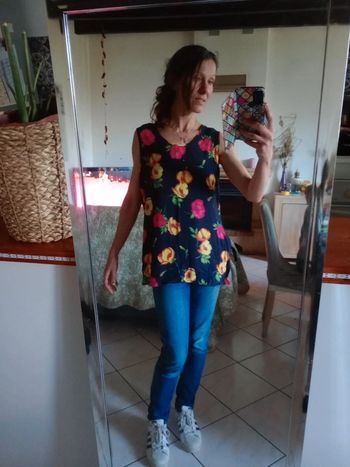 Débardeur femme 42 bleu marine fleuri c60